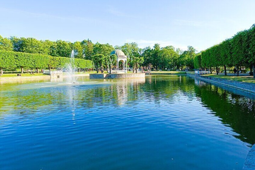 2 Hour Tales of Tallinn Private Car Tour