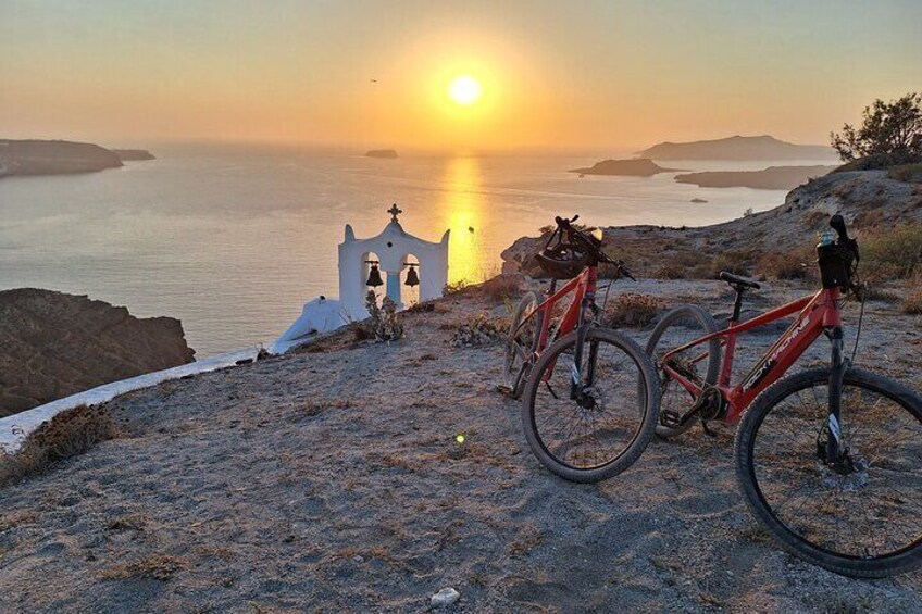 Santorini e-bike sunset tour experience