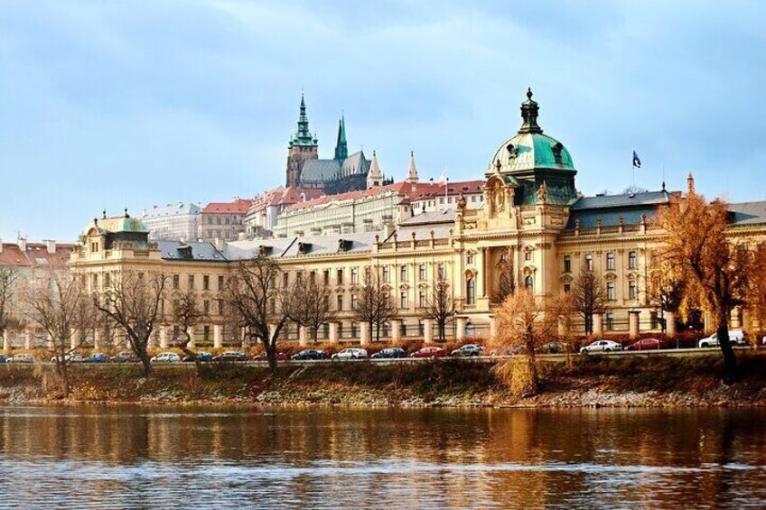 Big Bus Prague Hop-On Hop-Off Tour with optional River Cruise