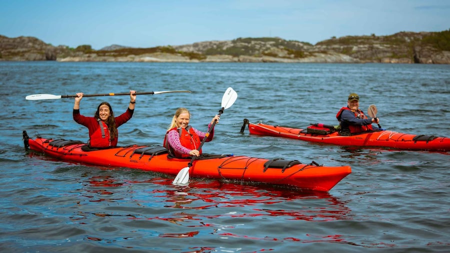 Bergen: Øygarden Islets Guided Kayaking Tour