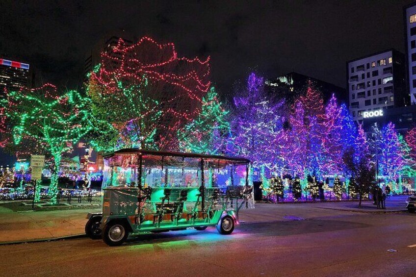 Trolley Pub Holiday Lights Tour in Columbus