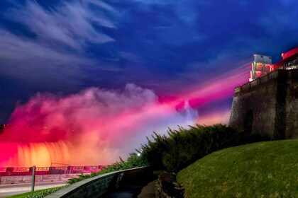 Toronto Tur Malam Air Terjun Niagara dengan Pilihan Perahu dan Makan Malam