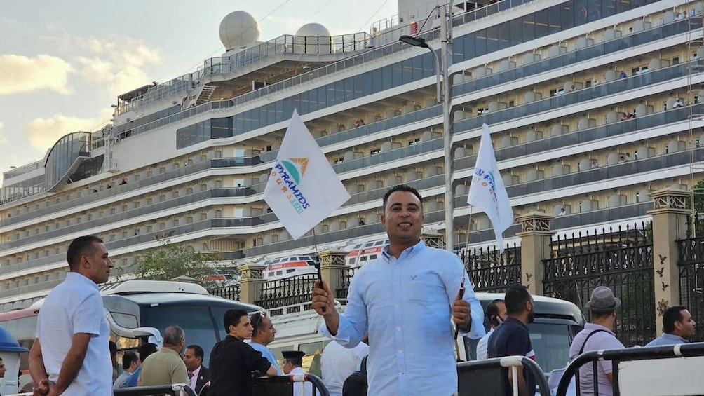 From Alexandria Port: Giza Pyramids Tour with Cruise & Lunch