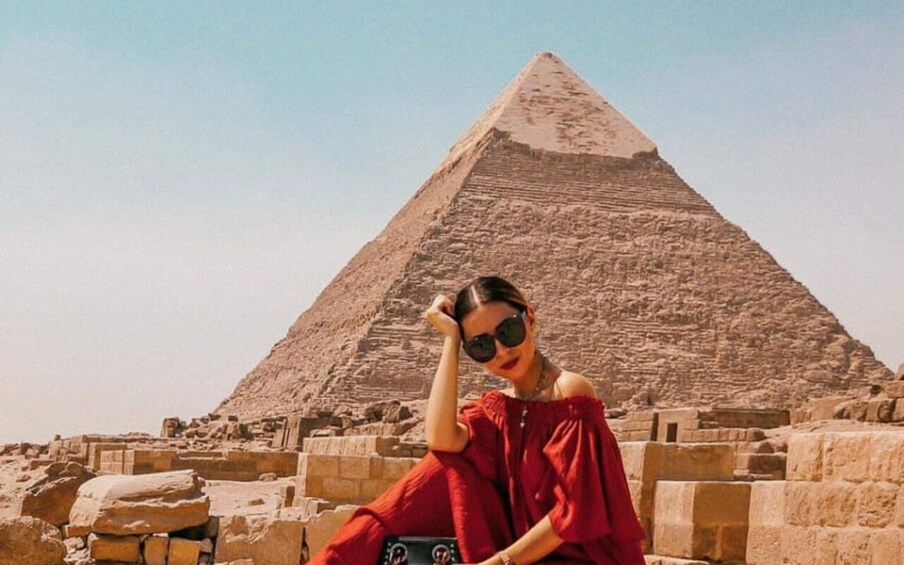 From Alexandria Port: Cairo, Pyramids, Museum & Bazaar Tour