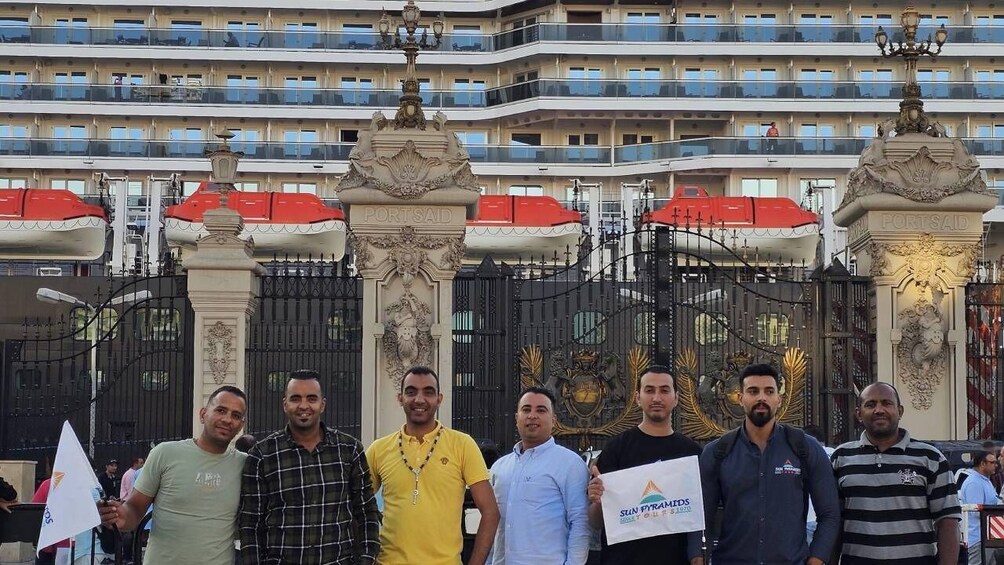 From Alexandria Port: Cairo, Pyramids, Museum & Bazaar Tour