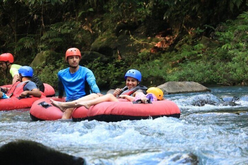 Tubing Experience in Río Celeste with Natural Pool and Night Walk