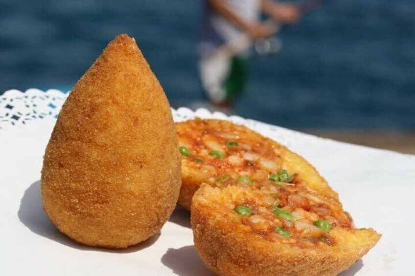 Cooking class of Cannoli and Arancini in Syracuse