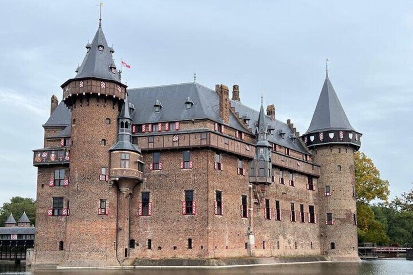 Small Group Tour to Royal Palace & Castle de Haar from Amsterdam