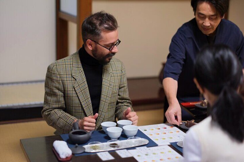 Experience Japanese Tea with a Teapot in Takayama