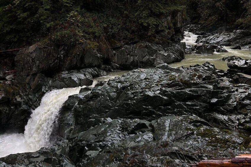 Five waterfalls, Forest, Ocean, Mountains and Lighthouse