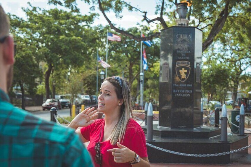 Small-Group Little Havana Walking Tour with Tastings