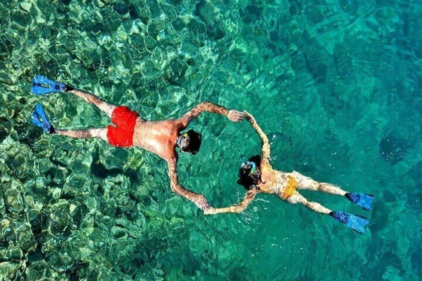 San Juan Guided Snorkeling Experience - With Transport 8am or 3pm