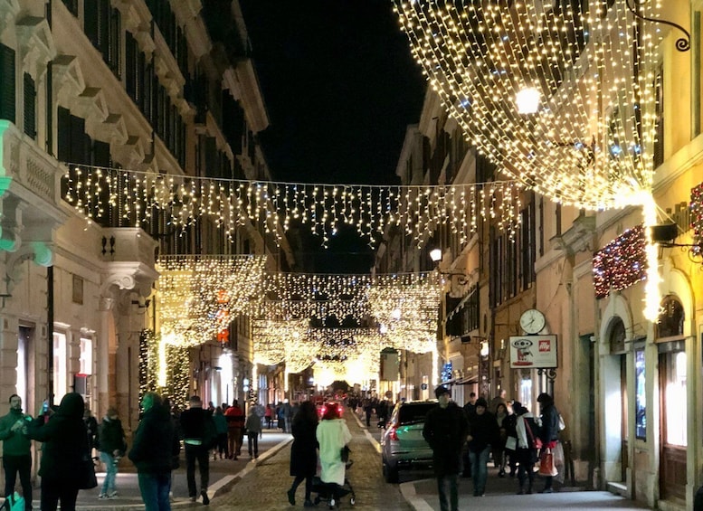 Picture 2 for Activity Rome Illuminated: A Christmas Landmarks Walking Tour