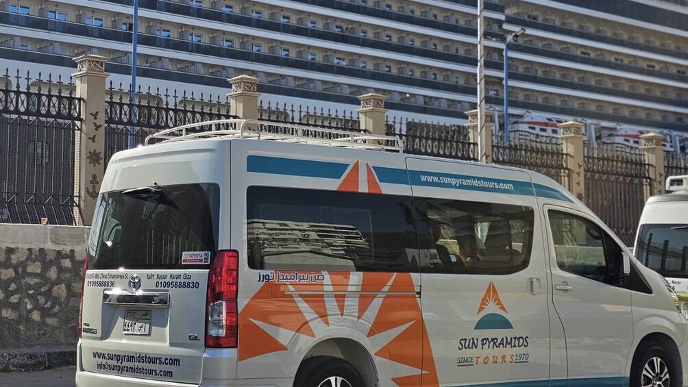 From Port Said: Giza Pyramids Tour & Nile River Lunch Cruise