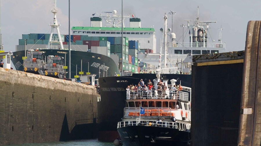 Panama Canal Tour: Ocean to Ocean in One Day