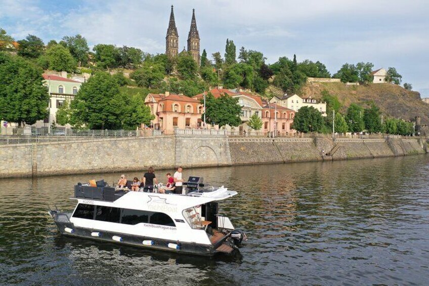 VIP 3-hours Prague Private Boat Cruise Beer/Prosecco Unlimited