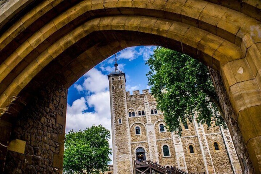 Easy Access Tower of London Crown Jewel Torture and Executions 