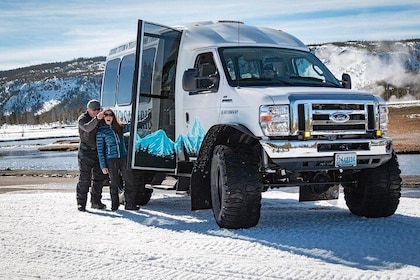 Yellowstone Old Faithful Snowcoach Tour from Jackson Hole