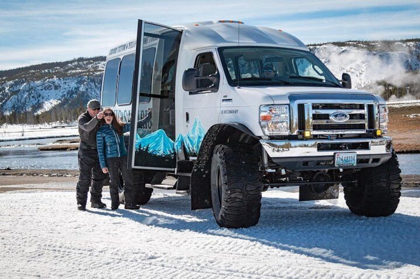 Yellowstone Old Faithful Snowcoach Tour from Jackson Hole