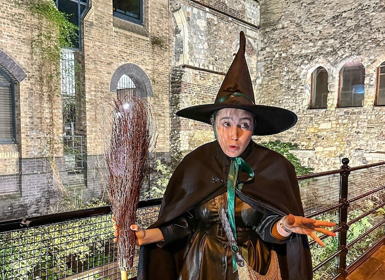 Picture 10 for Activity London: Witches and History Bankside Walking Tour