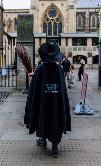 Picture 17 for Activity London: Witches and History Bankside Walking Tour