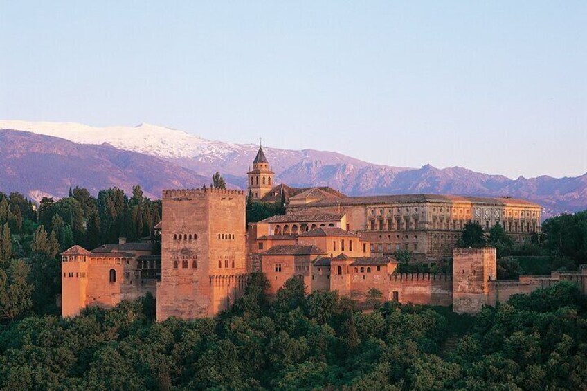 Alhambra Tour with Nasrid Palaces if you already have your ticket