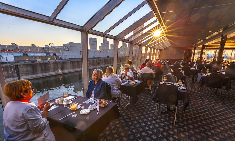 Montreal-Cruise with 3-course Brunch