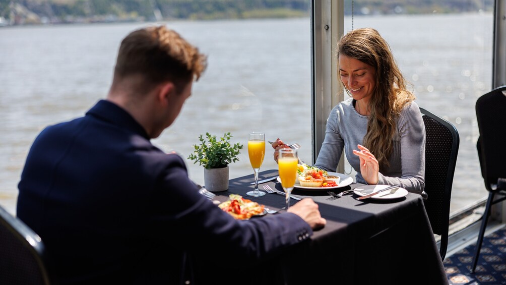 Montreal-Cruise with 3-course Brunch