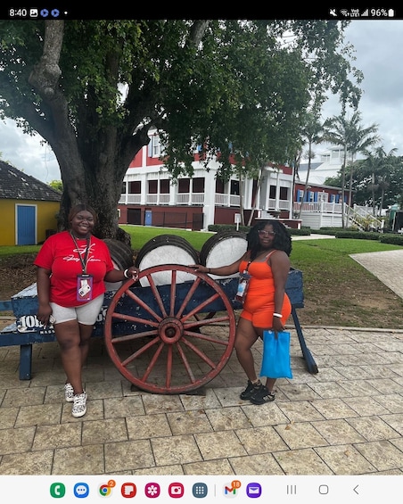 Electric Bus tour of Nassau with food and drink samplings