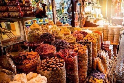 Jeddah Food Tour with Traditional Souq Visit