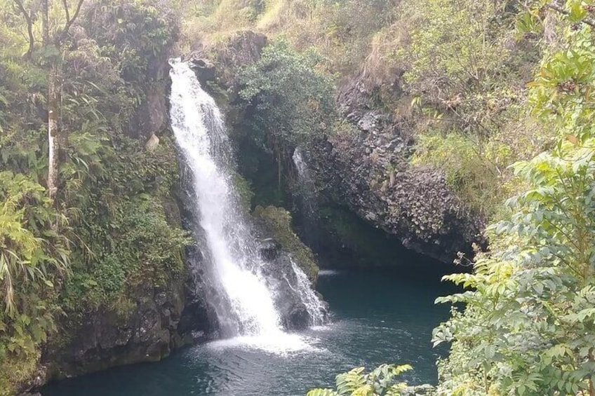 Road To Hana: Maui Waterfall Hiking Tour in Private Jeep