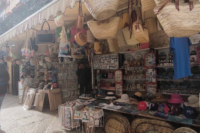 Bari with a local tour guide and a typical home lunch. 