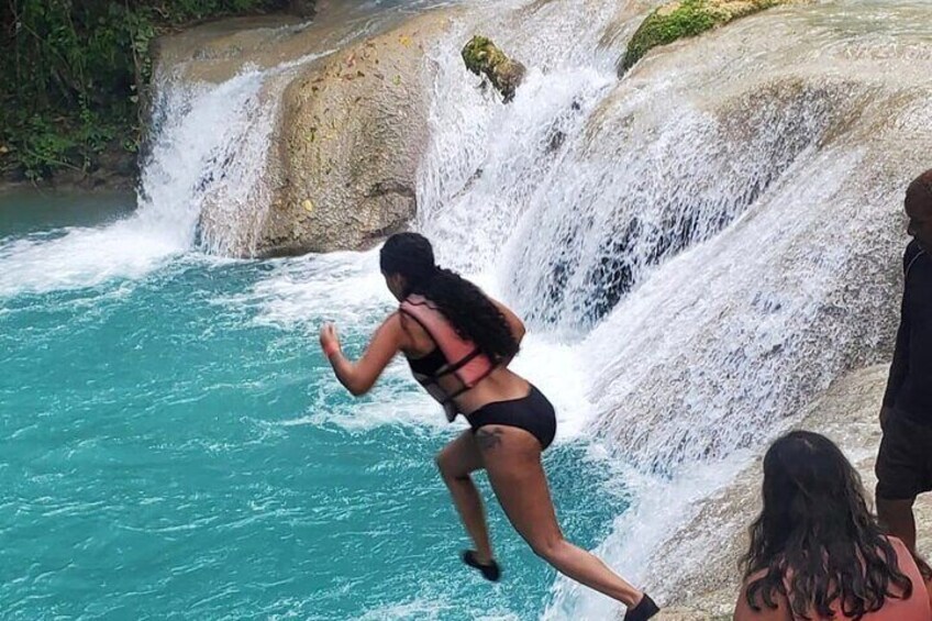 Dunn's River Falls and Blue Hole with Lunch from Montego Bay