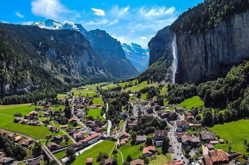 Full-Day Private Tour in Bernese Oberland