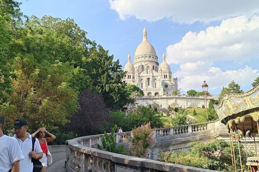 Montmartre Quarter Private Guided Tour in Paris