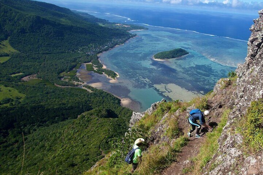 Le Morne Mountain: Guided Hike With Our Professional Local Guides