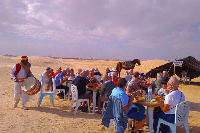 Private Day Tour in Ksar Ghilane with Lunch and Pickup