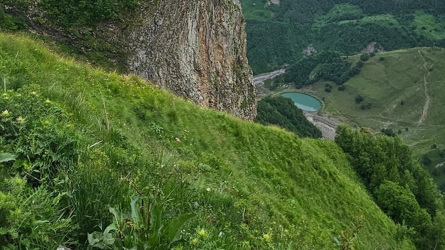 From Tbilisi: Ananuri, Gudauri, and Kazbegi Tour with Guide
