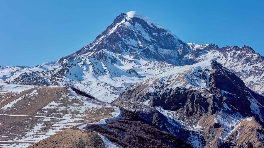 One-day tour to Kazbegi, Ananuri and Gudauri with a guide