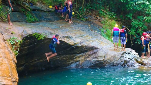 Avontuur canyoning in Kithulgala