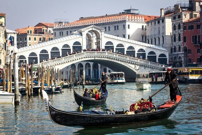 Private Guided Full Day Tour and Explore Venice from Florence