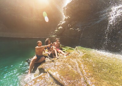 Safari-Wasserfall-Erlebnis im Grand Etang Wald