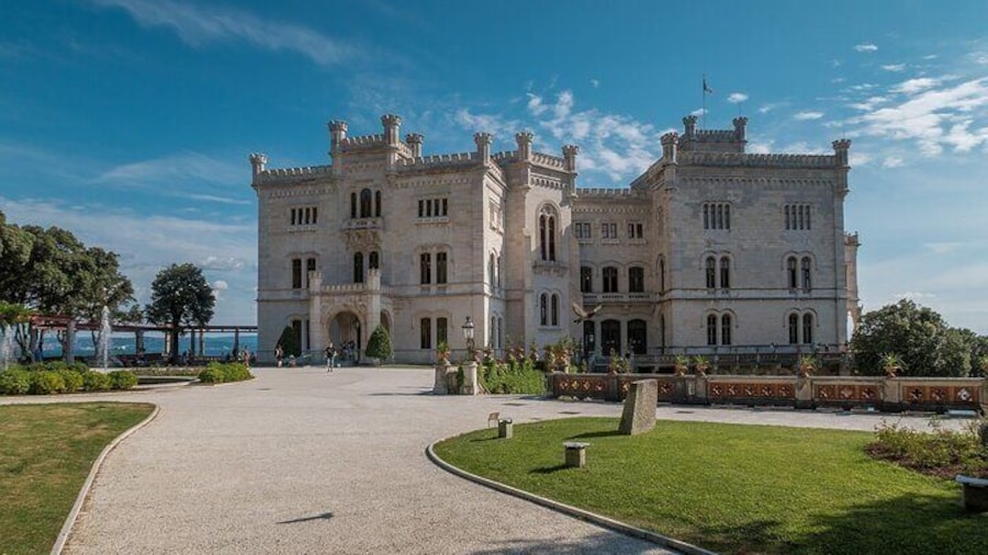 Private Half Day Tour from Venice To Prosecco and Miramare Castle