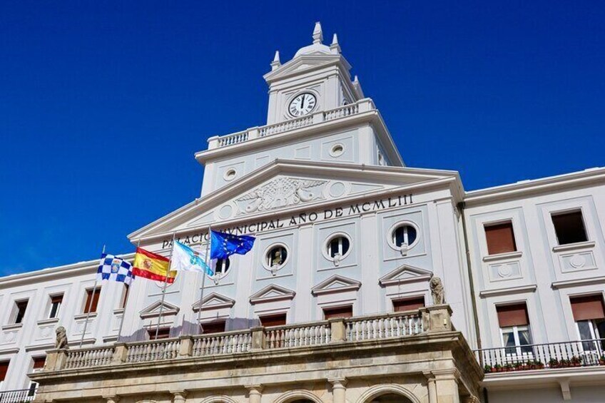 Private Historical and Cultural Tour in Ferrol with Beer or Wine