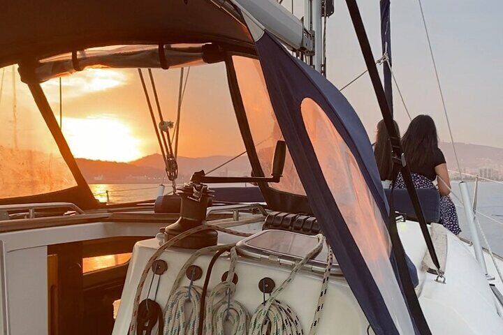 Sunset Sailboat Tour along the Coast with Open Bar