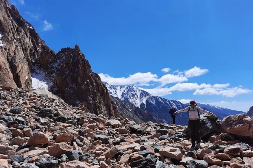 Hiking in Cajón de los Arenales from Mendoza or Uco Valley