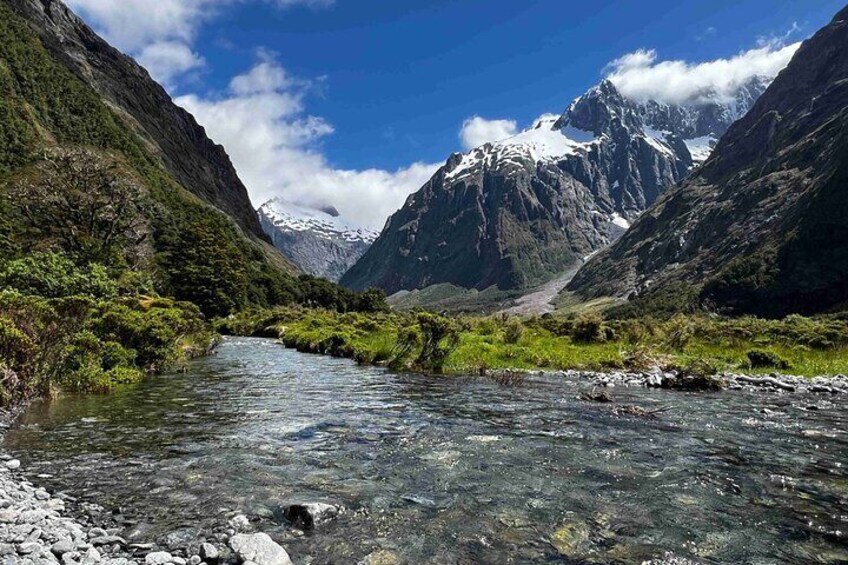 Milford Sound Full Day Tour from Te Anau with Cruise