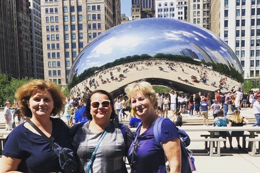 'Cloud Gate' AKA 'the Bean' (Anish Kapoor) is the best place for selfies 
