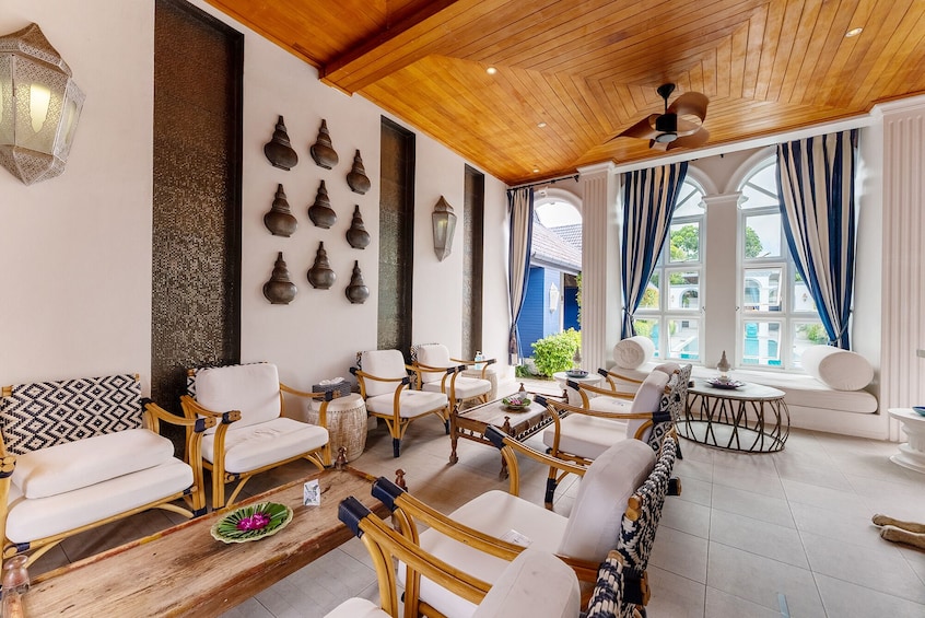 Oasis Turquoise Cove Spa in Phuket