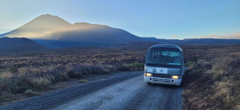 Tongariro Crossing: Ketetahi Park and Ride Shuttle to Start